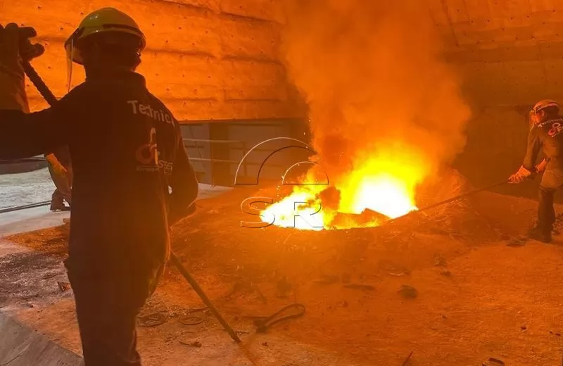 کوره القایی بدون هسته فرکانس متوسط